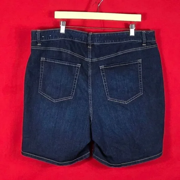 LANE BRYANT Mid Rise Girlfriend Shorts Flex Magic Waistband Dark Wash Size 18 - Picture 2 of 5